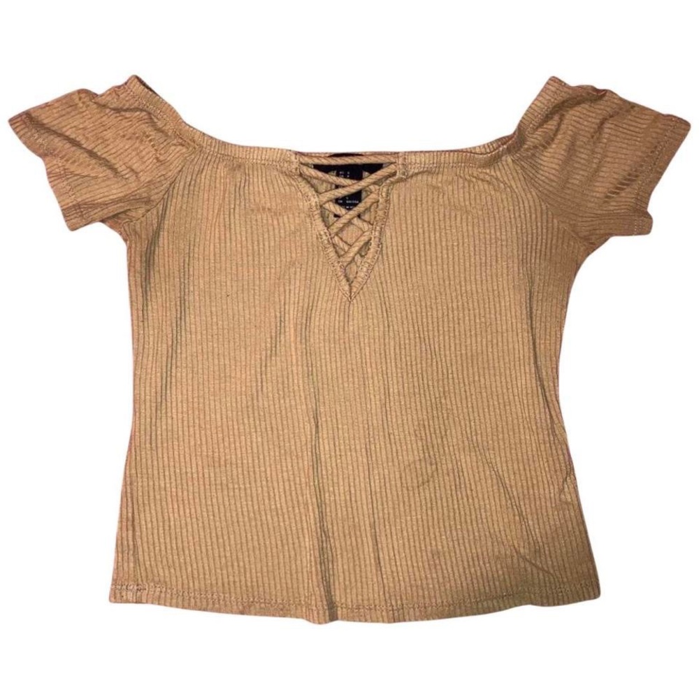 Mustard yellow cropped tee shirt lace up off the shoulder crop top corset style